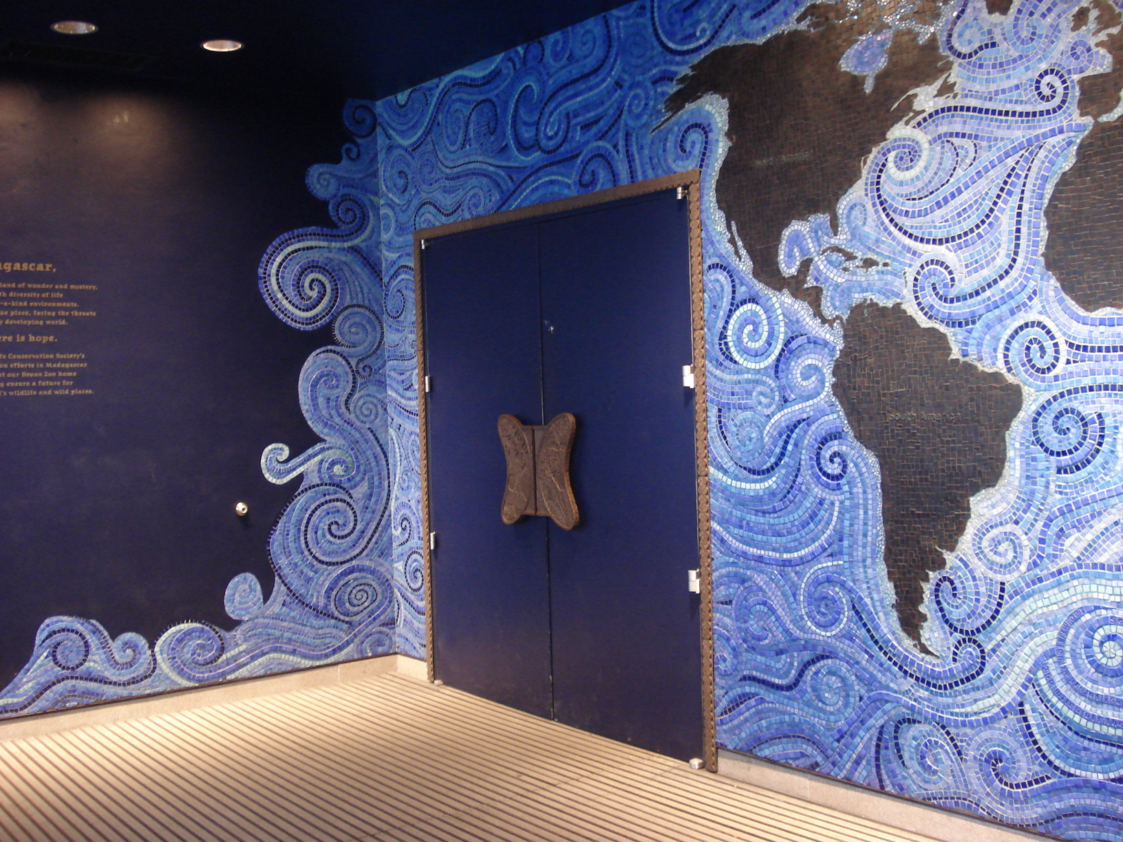 http://www.epoxy.com/images/Epoxy_Tile_Grout_Product225Mdagascar_tile_mural2.jpg